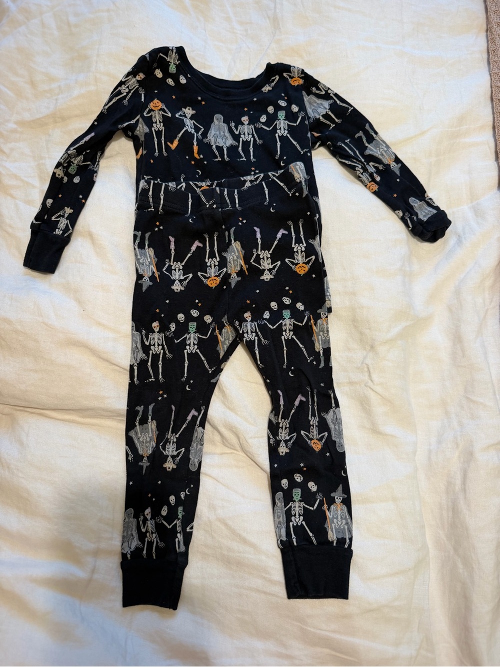 Old Navy Black Skeleton & Pumpkin Halloween pajama set-5T